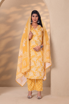 Kiara Kurti, Pant & Dupatta