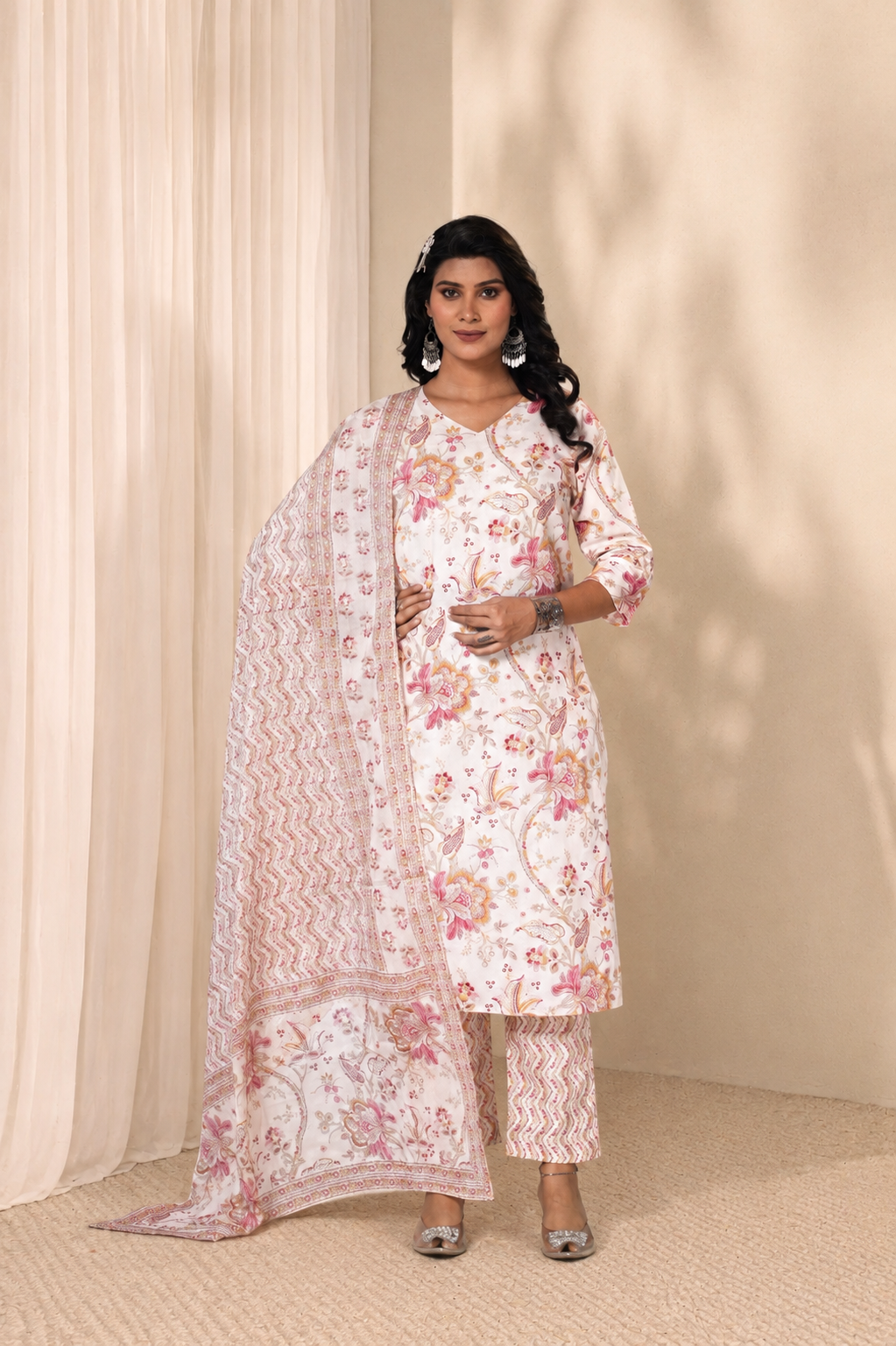 Ira Kurti, Pant & Dupatta