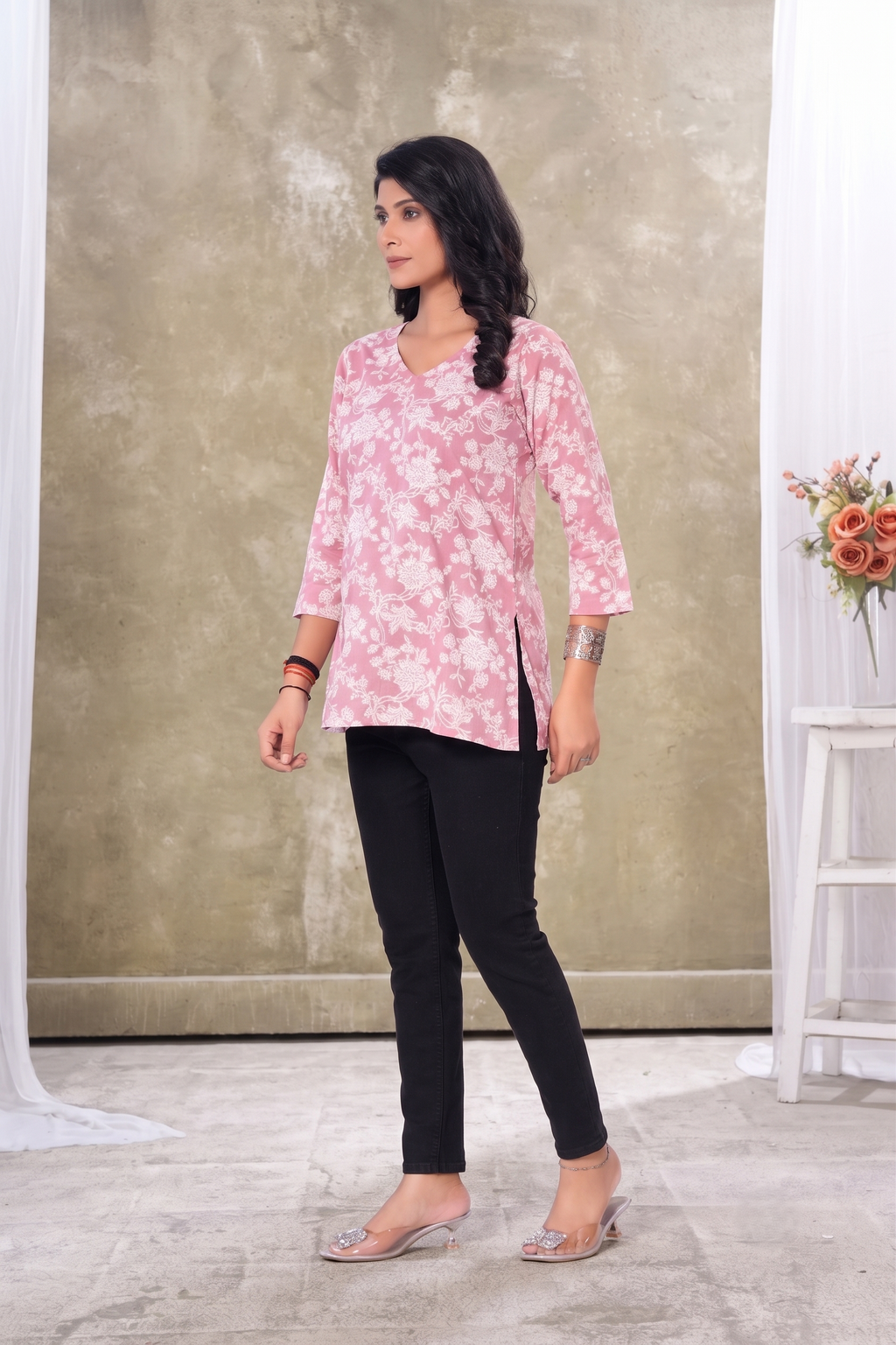 Saanvi Printed Short Kurti