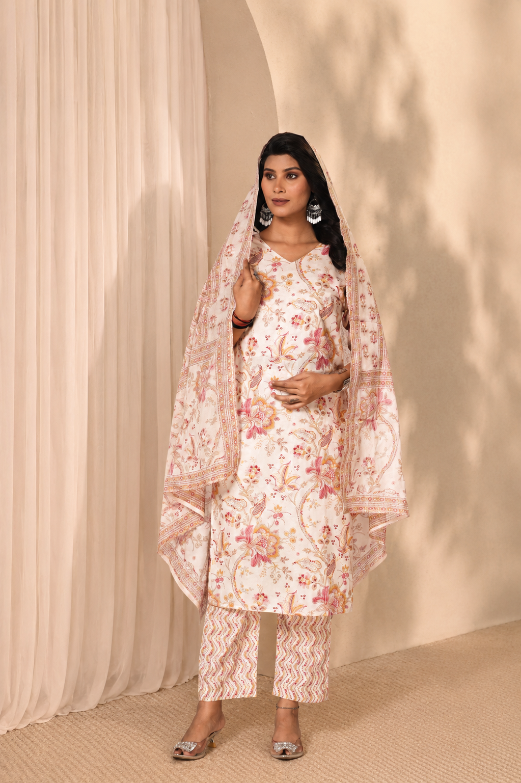 Ira Kurti, Pant & Dupatta