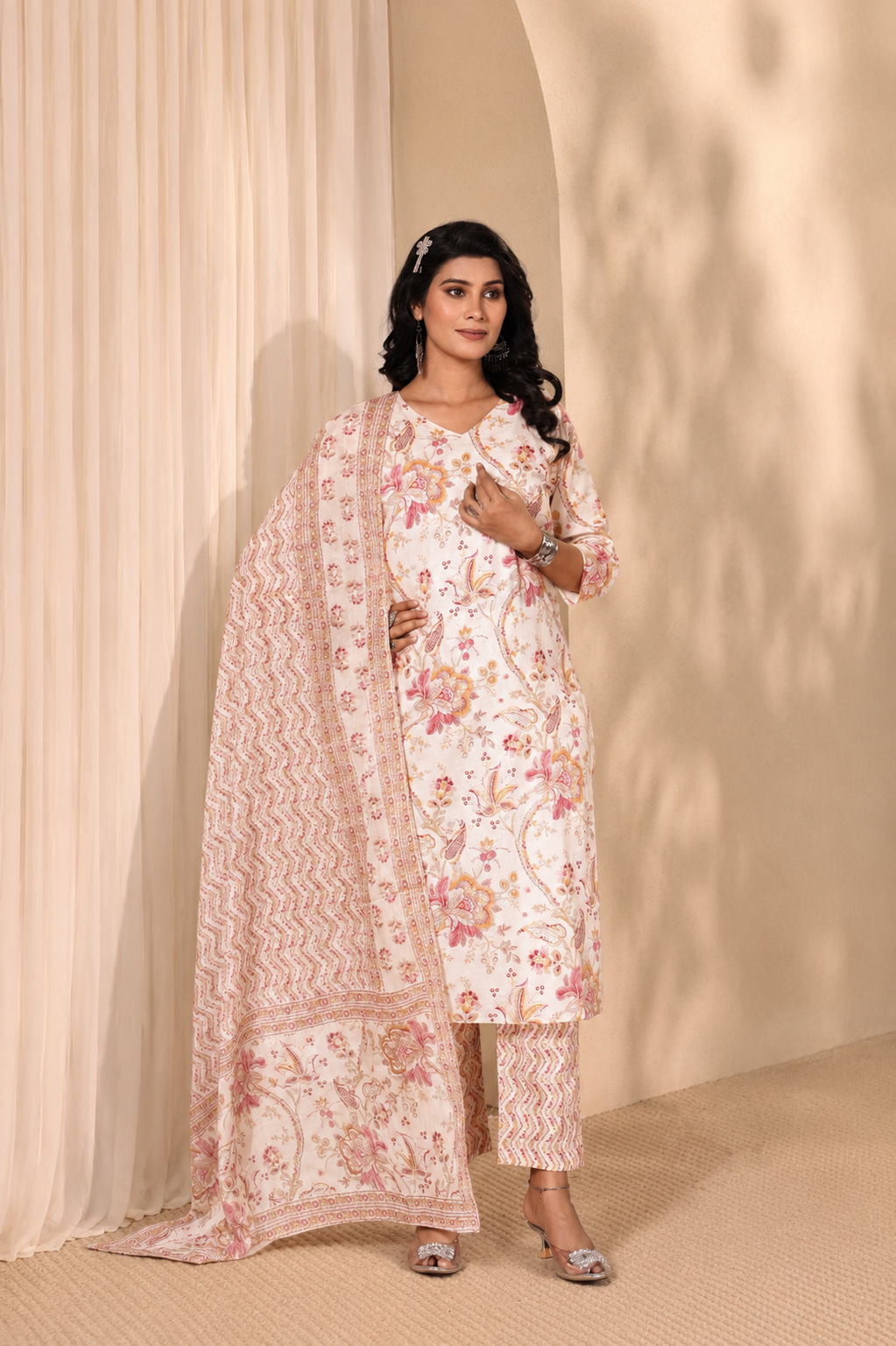 Ira Kurti, Pant & Dupatta